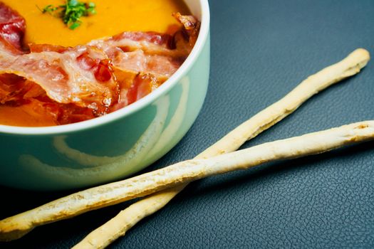 Bavorská špeková polévka: Tradiční recept a moderní tipy